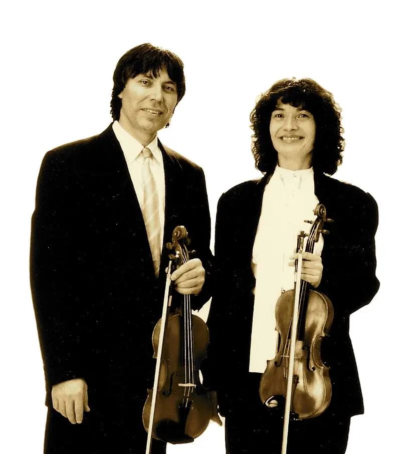 Prof. Riza Yildiz und Ute Frenzel-Yildiz mit ihren Violinen